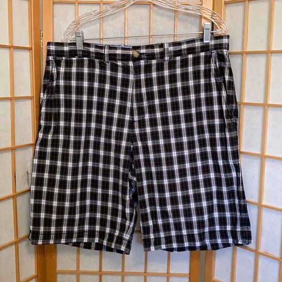 Tommy Hilfiger Plaid Flat Front Shorts - Picture 1 of 7